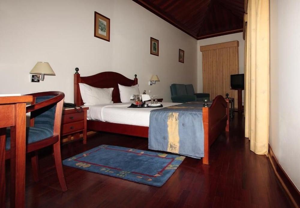 Galeria Suite Hotel Aveiro Exterior photo
