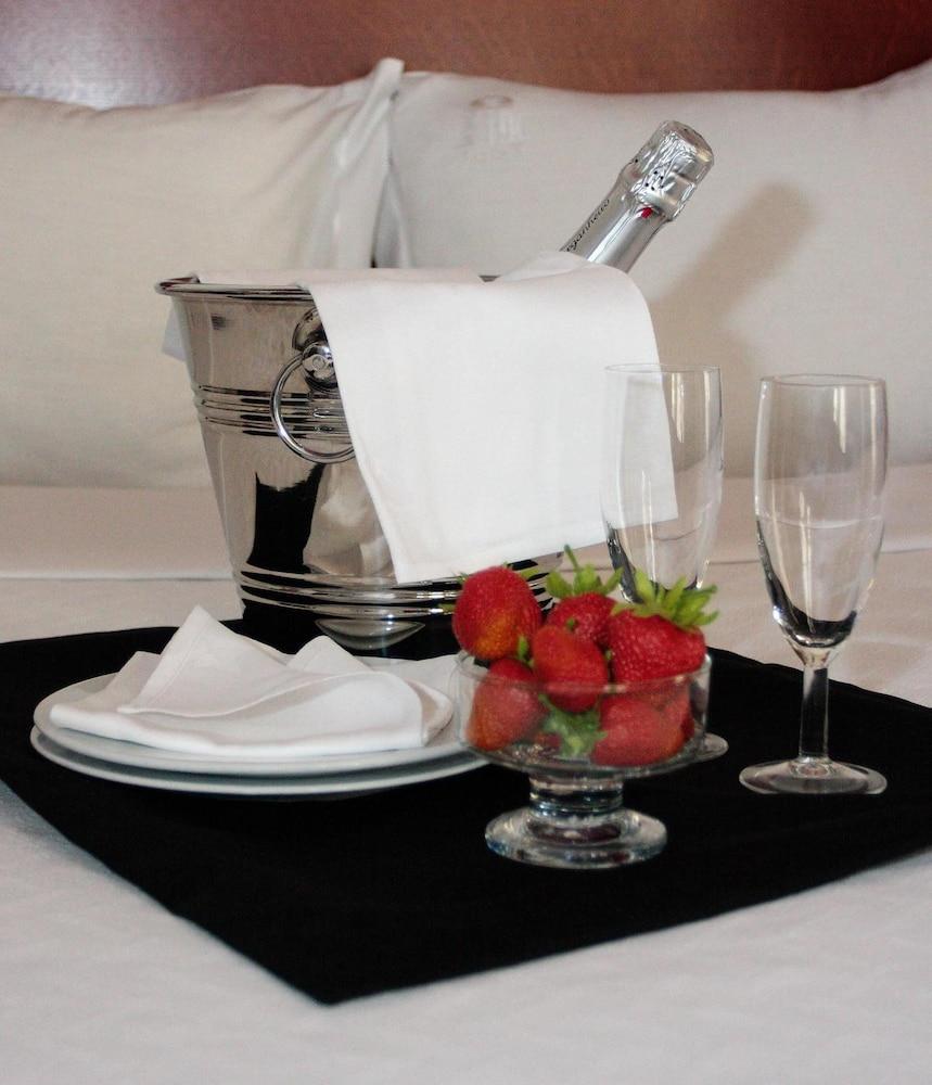 Galeria Suite Hotel Aveiro Exterior photo
