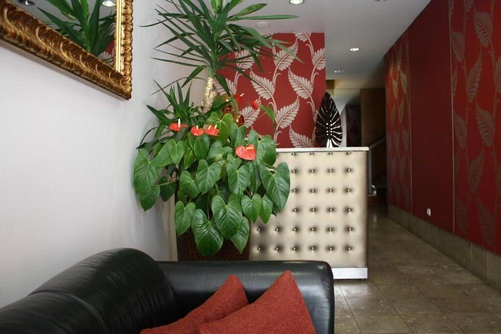 Galeria Suite Hotel Aveiro Exterior photo