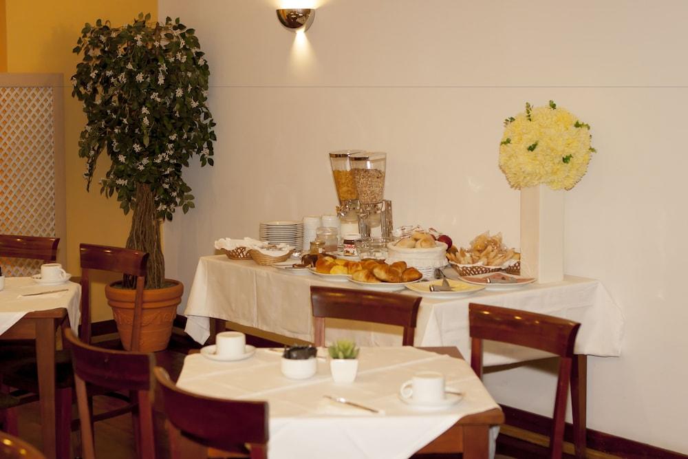 Galeria Suite Hotel Aveiro Exterior photo